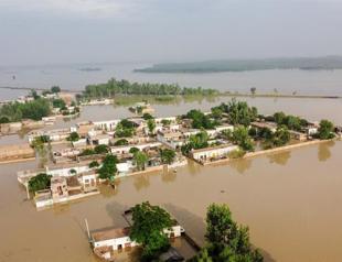Pakistan seeks international help for flood victims