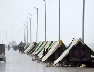 Pakistan’s south braces for deluge from swollen northern rivers