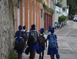 Haiti pushes back school year start