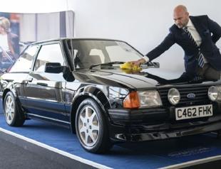 Princess Diana’s sporty Ford Escort sells for $866,000