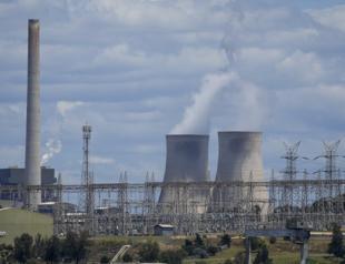 Clean energy jobs grow, but wages lag fossil sector: report