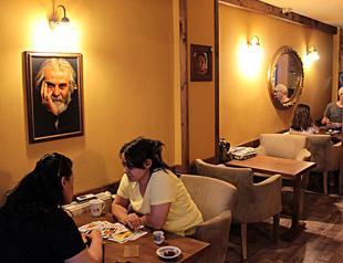 Fortune-telling cafes against law, says expert