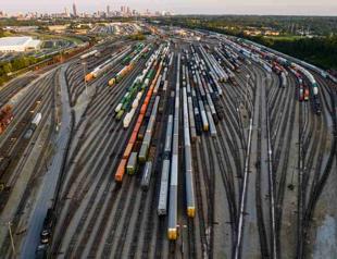 Tentative deal averts threat of US rail strike