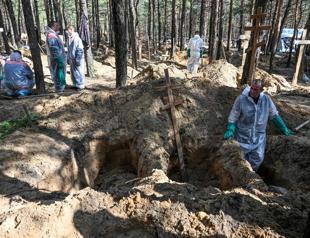 Kremlin dismisses as ’lies’ mass grave reports in Ukraine