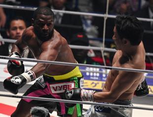 Mayweather scores KO in front of watching Pacquiao