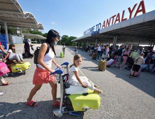 Airports in holiday resorts serve 32 mln passengers
