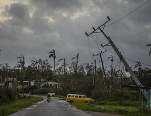 Cuba in the dark after hurricane knocks out power grid