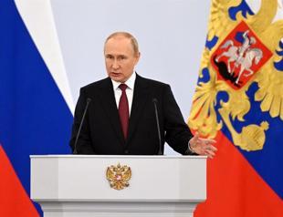 Putin signs treaties annexing Ukrainian regions