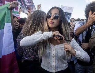 Hundreds protest in Türkiye in support of Iranian women