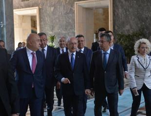 CHP submits draft law on use of headscarf in public sphere