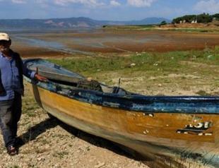 Lake Marmara completely dries up