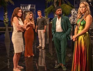 In a first, Netflix’s ‘Glass Onion’ to play in major chains