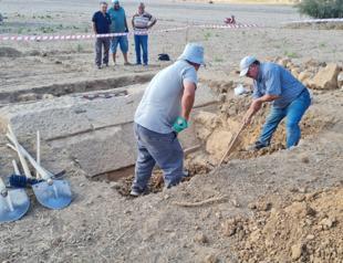2,400-year-old tomb found in southwestern province