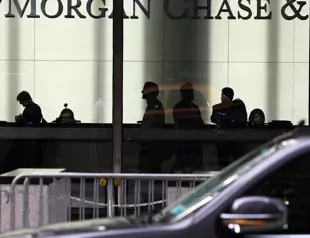 US banks report solid results but warn of rising recession risk