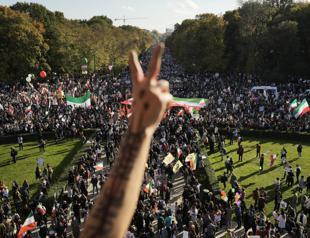 Iran protests trigger solidarity rallies in US, Europe