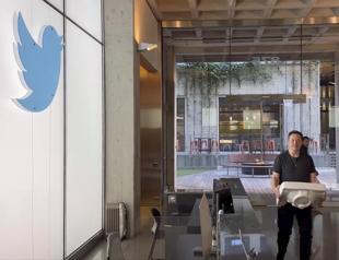 Musk lugs sink into Twitter HQ as $44B deal deadline looms