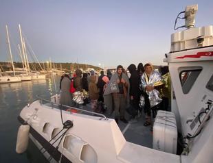 Over 100 irregular migrants held off İzmir