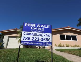 US mortgage rates top 7% for the first time in 2 decades