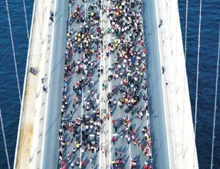 Over 60,000 cross from Asia to Europe in Istanbul Marathon