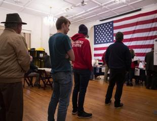 Democrats hold back red wave in cliff-hanger US midterms