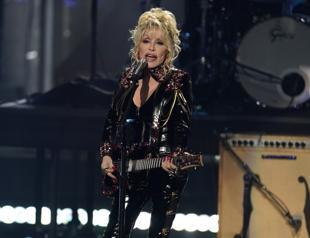 Dolly Parton gets $100 mln from Jeff Bezos