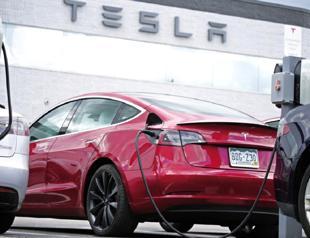 Tesla sells record 1.3 million vehicles last year