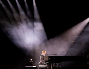 Elton John bids farewell to America with LA concert