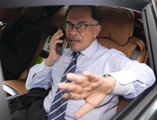 Opposition leader Anwar named Malaysia PM: palace
