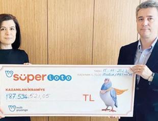 Winner scoops $10 mln in largest jackpot of 2022