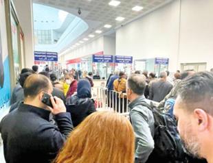 Iranians throng Van for ‘legendary Friday’ shopping