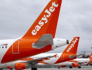 EasyJet flies into third straight annual loss