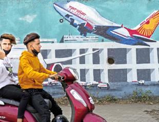 India’s Tata Sons to merge Air India with Vistara airlines