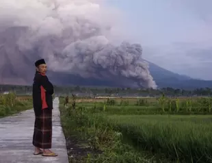 Indonesias Mount Semeru volcano alert status raised to highest level: agency