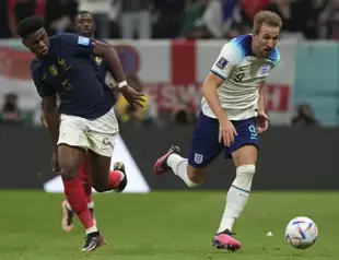France advances to semifinals at World Cup, tops England 2-1
