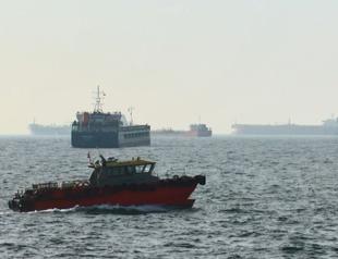 3 oil tankers with insurance documents allowed to pass straits