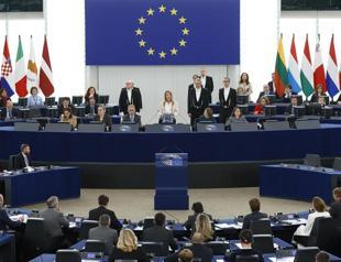 Police raid more EU Parliament offices in corruption probe