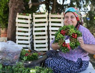 Villagers from country’s south send Christmas wreaths to Europe