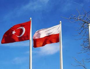 Poland pledges College of Europe scholarship for 2 Turkish students