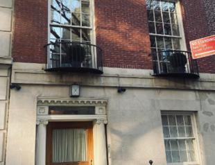 Woman nabbed in De Niro home allegedly taking Christmas gifts