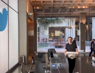 Tech billionaires see wealth shrink amid 2022 stock crunch