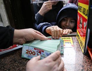 200 mln liras jackpot hit four quarter tickets