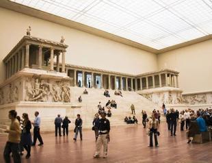 German official suggests return of Pergamon Altar to Türkiye