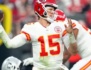 Chiefs secure AFC top seed