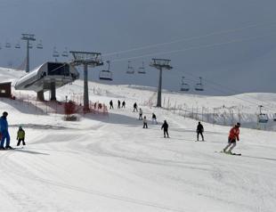 Tourism sector upbeat on winter school break