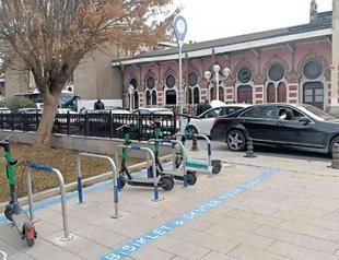 Municipality establishes parking areas for scooters