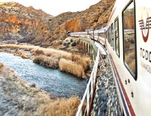 Kars-Erzurum Touristic Express makes 1st trip