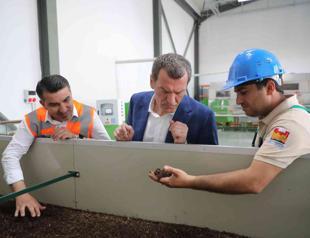 Worms produce a ton of fertilizer from organic waste