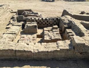 Egypt archaeologists uncover ‘complete’ Roman city