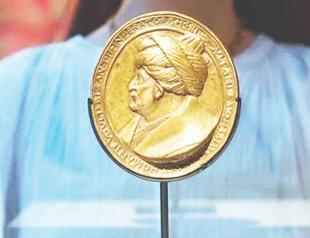 Medallion with Sultan Mehmet II’s portrait returning to country