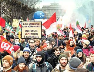 New pensions showdown for Macron as reform hits parliament
